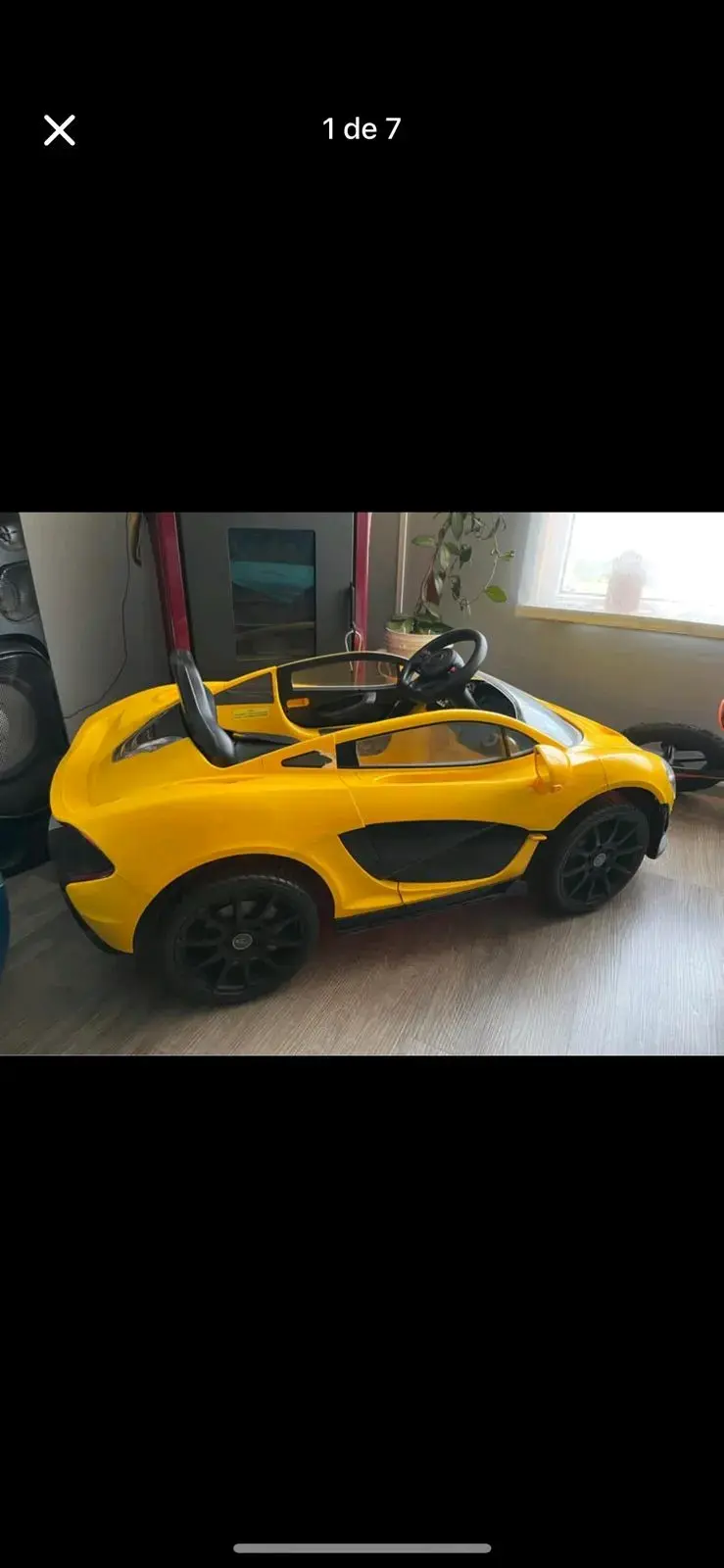 Auto eléctrico infantil amarillo - 1