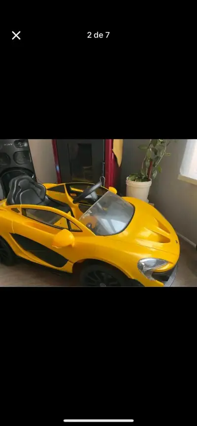 Auto eléctrico infantil amarillo - miniatura 4