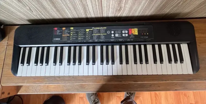 Teclado Yamaha PSR-F52 - 1