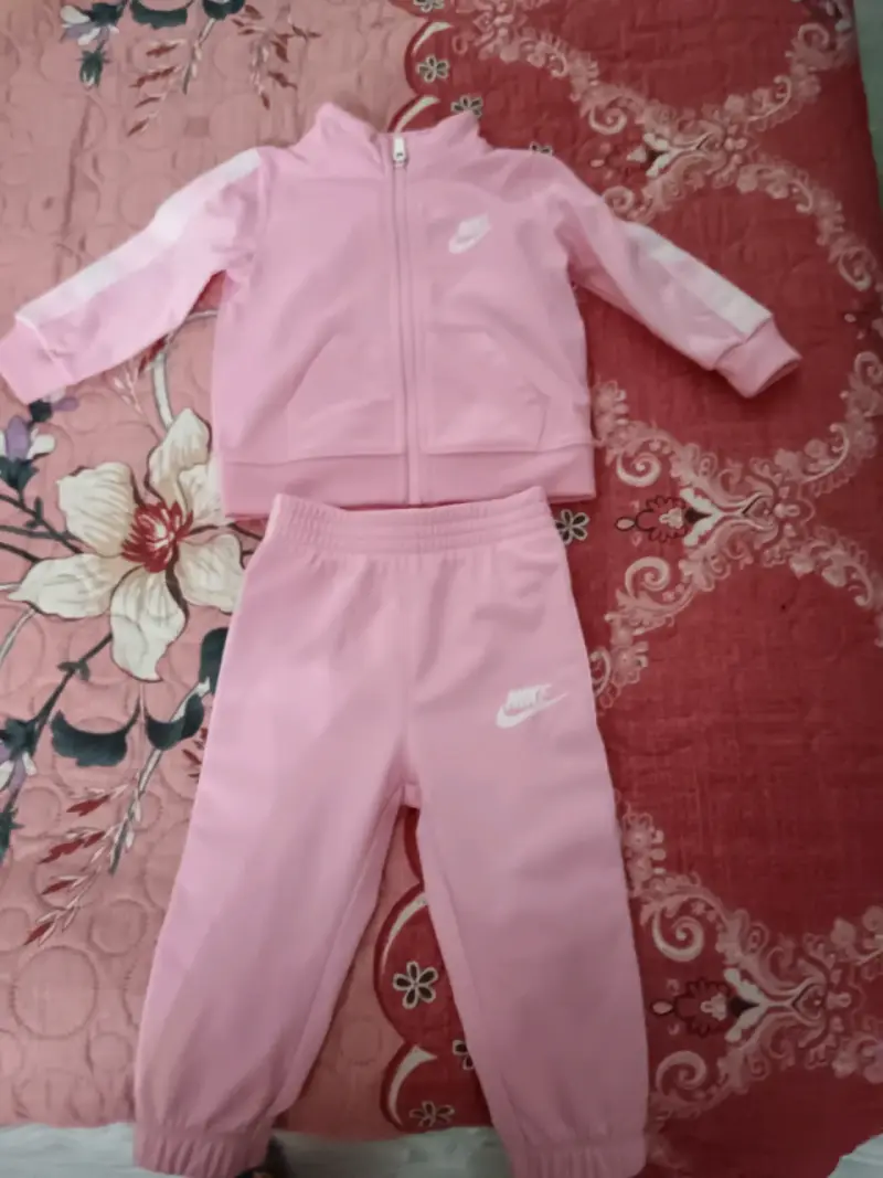 Conjunto deportivo rosa para niña - 3