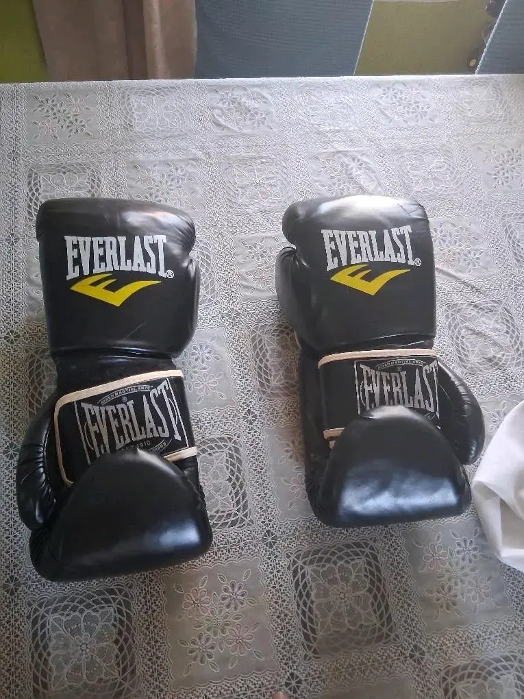 Guantes de boxeo Everlast negros - 1