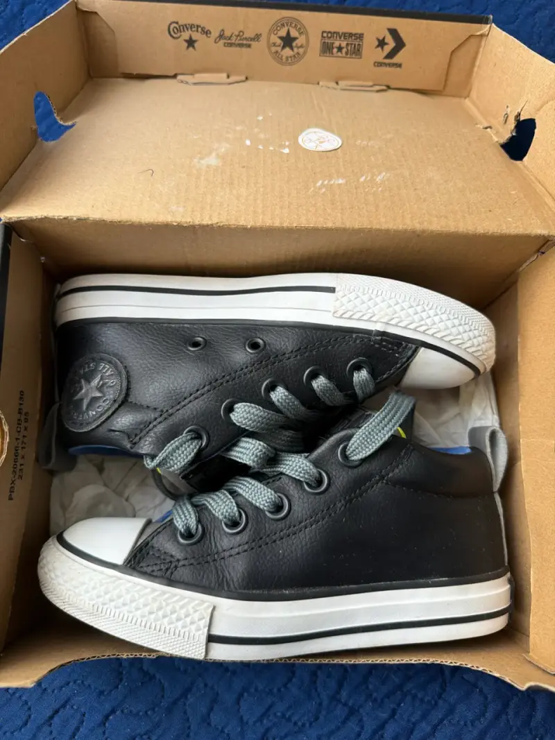 Zapatillas Converse negras nro 29 - 1