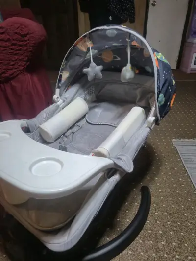 Silla mecedora para bebé - miniatura 2