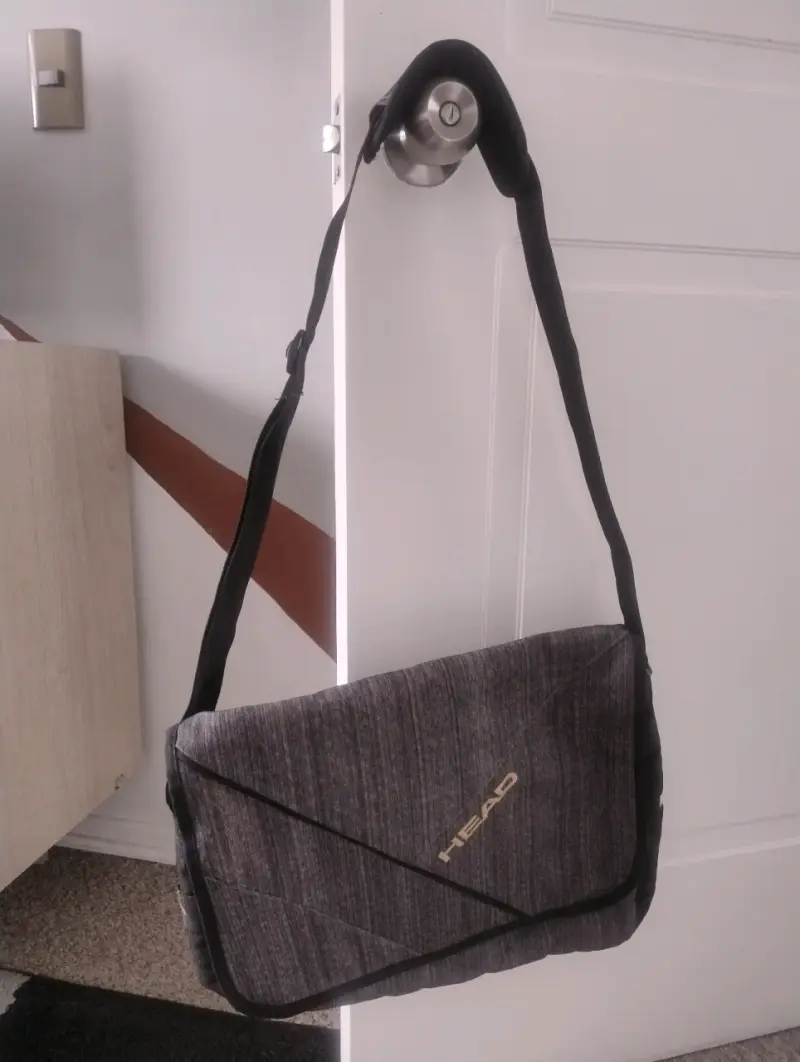 Bolso bandolera gris marca HEAD - 2