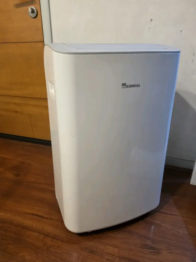 Aire acondicionado portátil KENDAL 12.000 BTU - 2