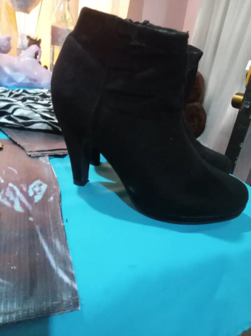Botines negros de tacón alto