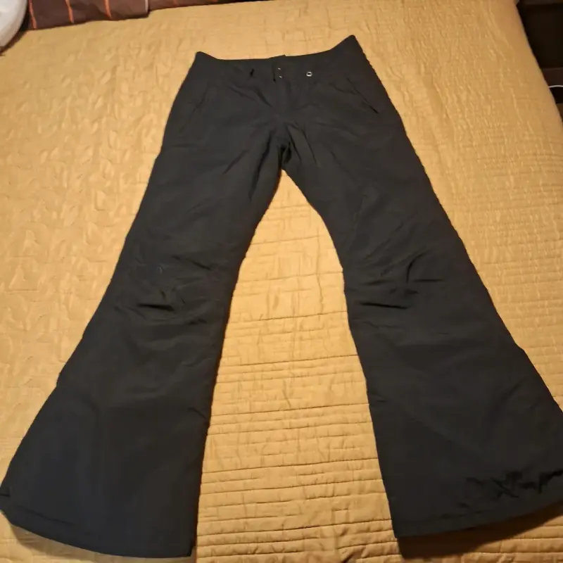 Pantalones negros deportivos para nieve . - 1