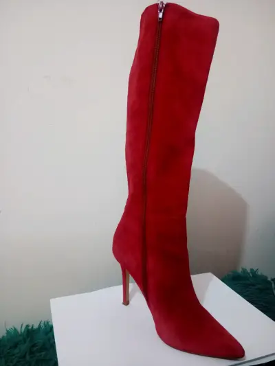 Botas rojas de taco alto marca Aldo - miniatura 2