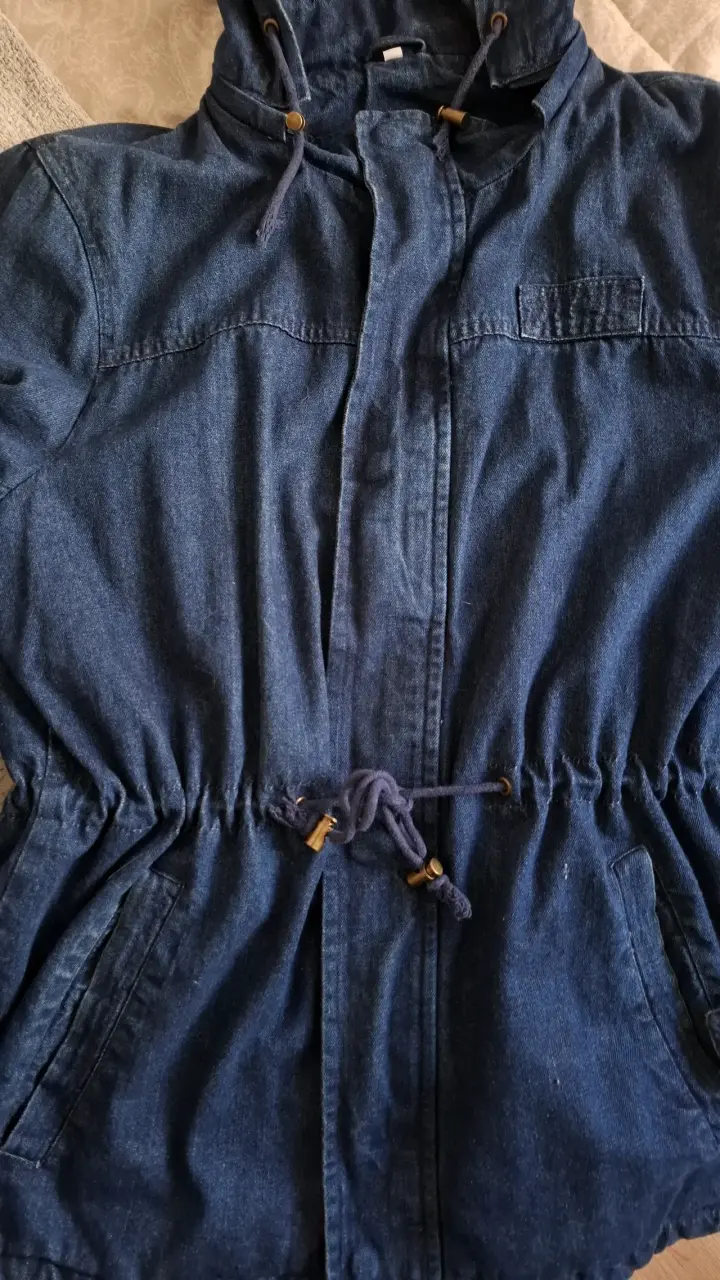 Parka de mezclilla azul con capucha - 2