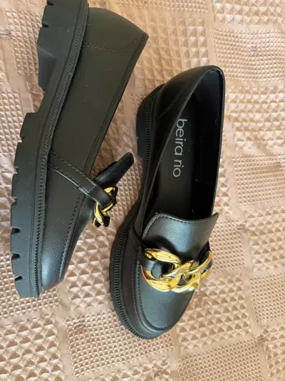 Mocasines negros con cadena dorada nro 35 - miniatura 2