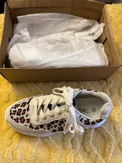 Zapatillas deportivas con diseño leopardo - miniatura 4
