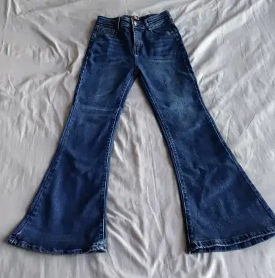Jeans acampanados azul oscuro - miniatura 1