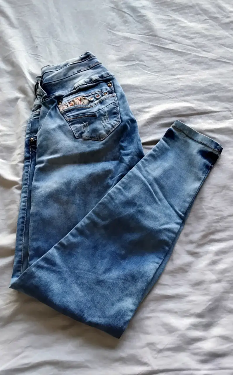 Jeans acampanados azul oscuro - 6