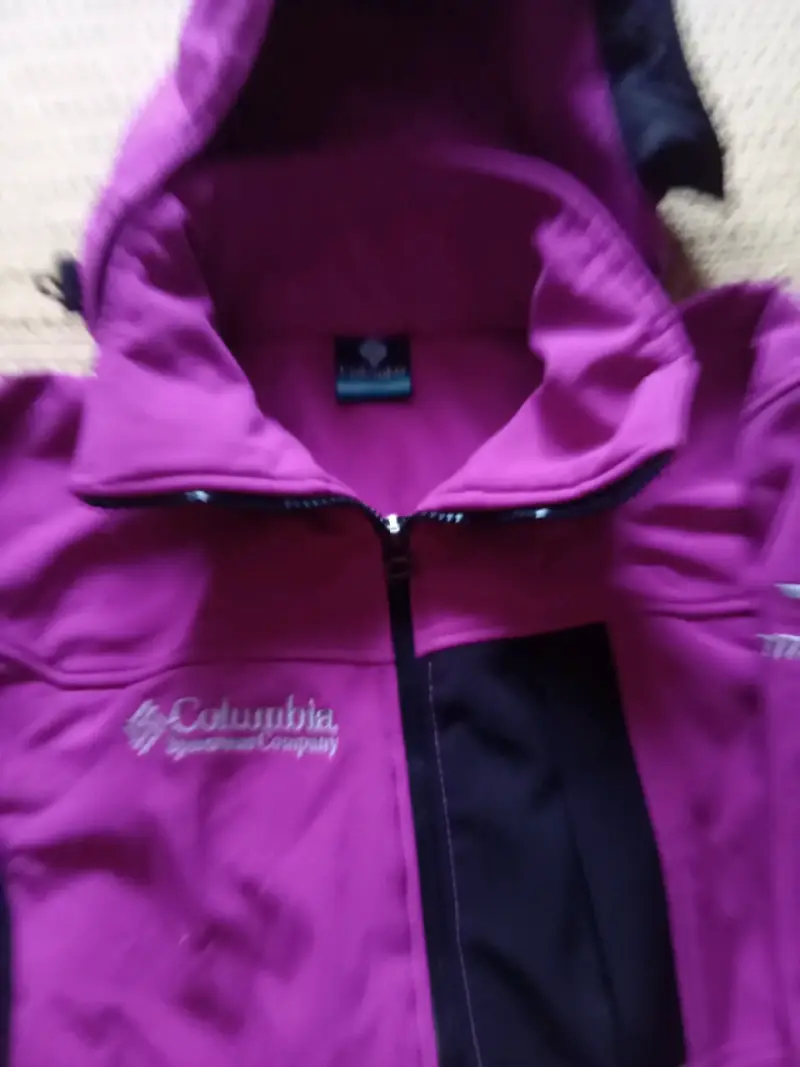 Chaqueta Columbia morada con capucha - 4