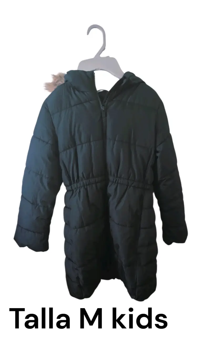 Abrigo negro infantil