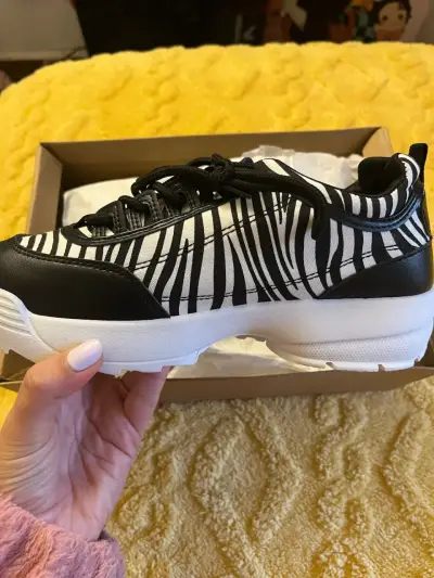 Zapatillas deportivas diseño animal print cebra - miniatura 2