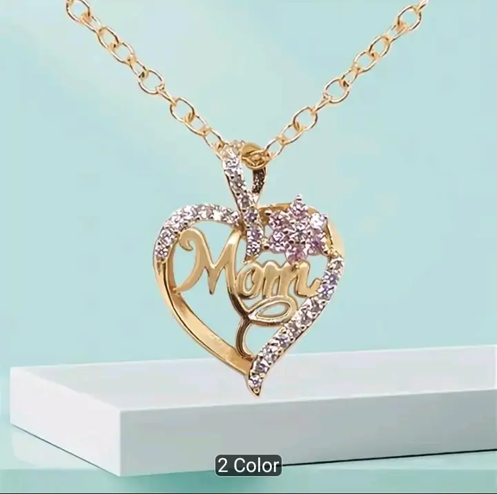 Collar dorado 'Mom' con circonias