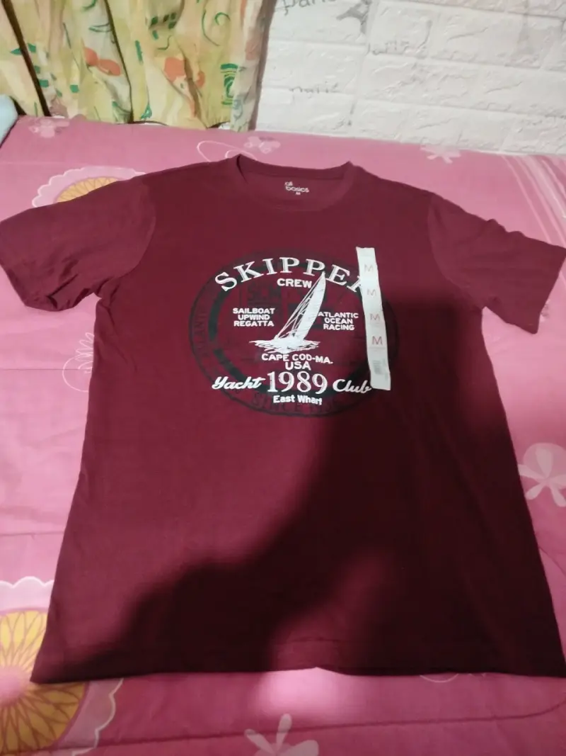 Polera talla M  bordó Skipper Crew