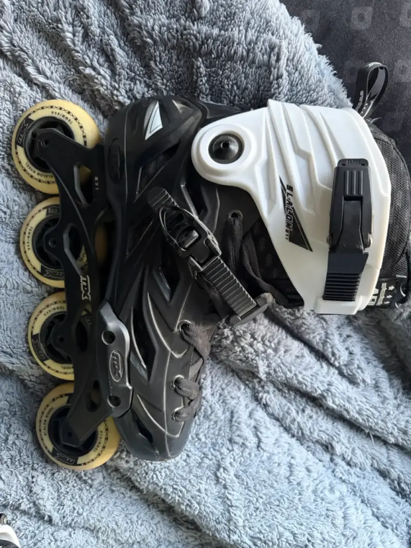 Patines en línea negros y blancos - 4