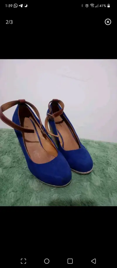 Zapatos de cuña azul con correa - miniatura 4