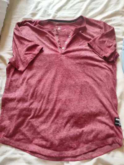 Polera roja con botones - miniatura 1