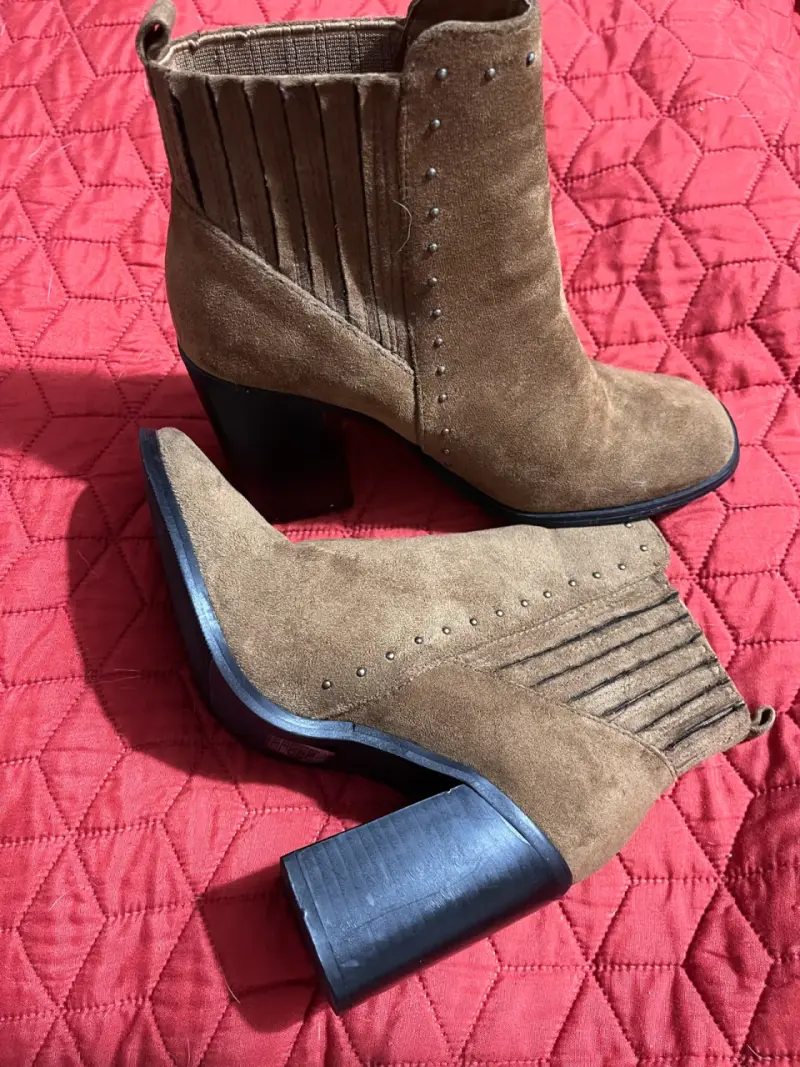 Botines camel con tacón - 2