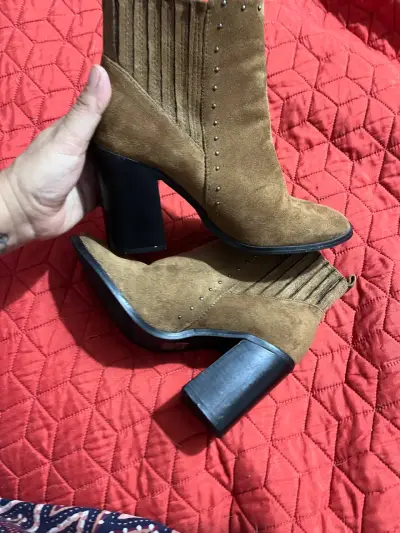 Botines camel con tacón - miniatura 3