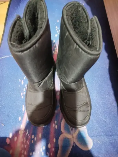 Botas negras de invierno - miniatura 1