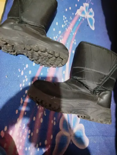 Botas negras de invierno - miniatura 2