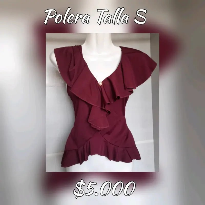 Polera morada con volantes