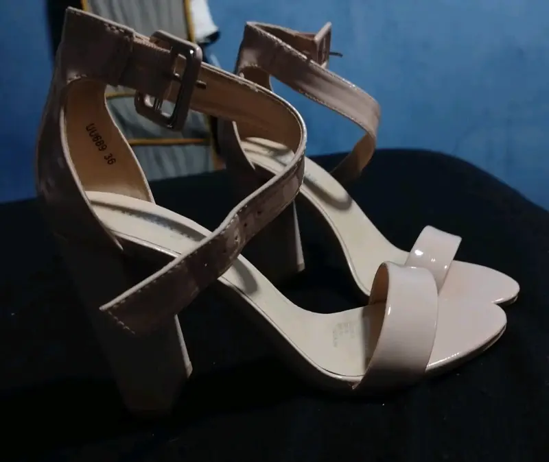Zapatos de tacón beige - 2