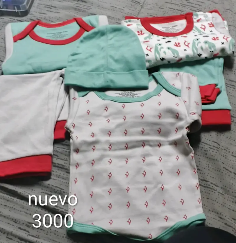 Ropa de bebé nueva