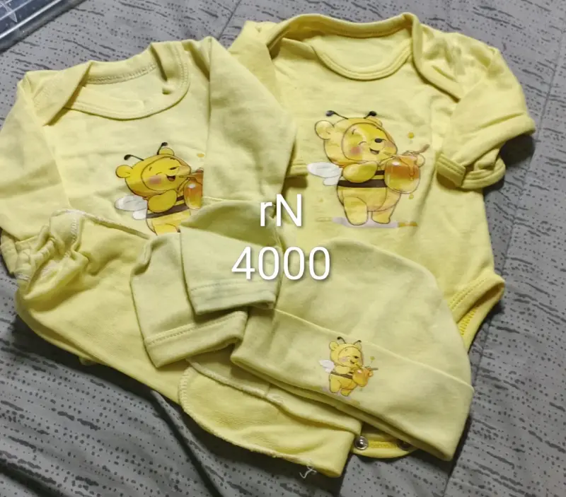 Set de ropa amarilla para bebé - 1