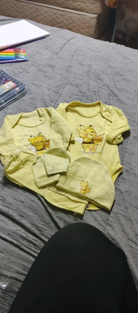 Set de ropa amarilla para bebé - 2