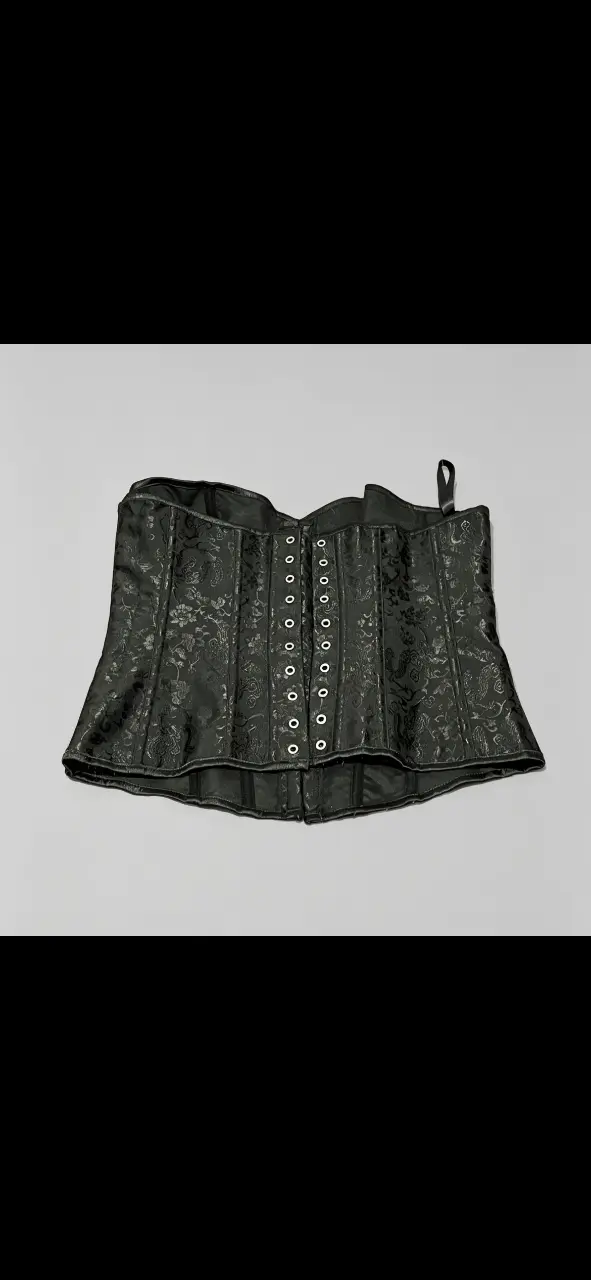 Lote de Corsets y poleritas 🪡 - 4