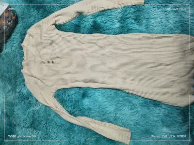 Vestido beige ribeteado - miniatura 1