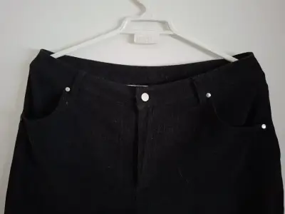 Pantalones negros acampanados - miniatura 2