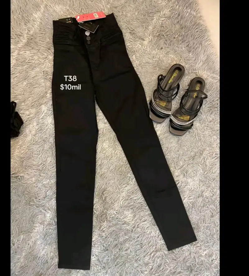 Jeans negros talla 38 nuevos