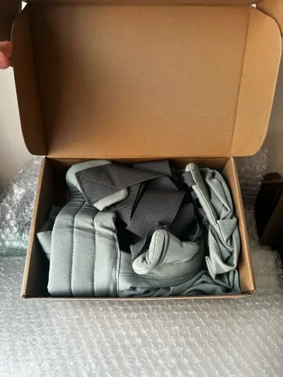Mochila portabebé ergonómica verde - miniatura 2