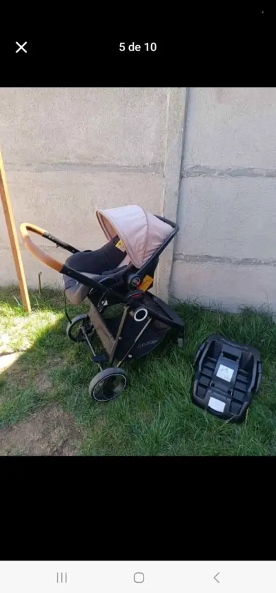 Coche y silla de auto beige - miniatura 2