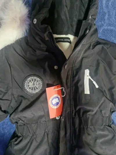 Enterito de invierno negro con capucha - miniatura 3