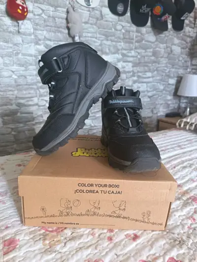 Botas negras para niños - miniatura 1