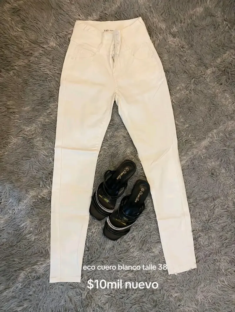 Pantalón blanco eco cuero talla 38