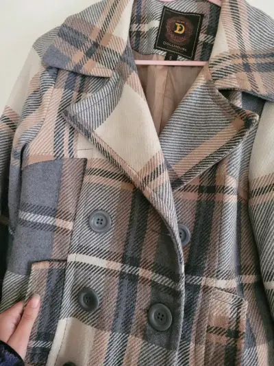 Abrigo a cuadros beige y gris - miniatura 3