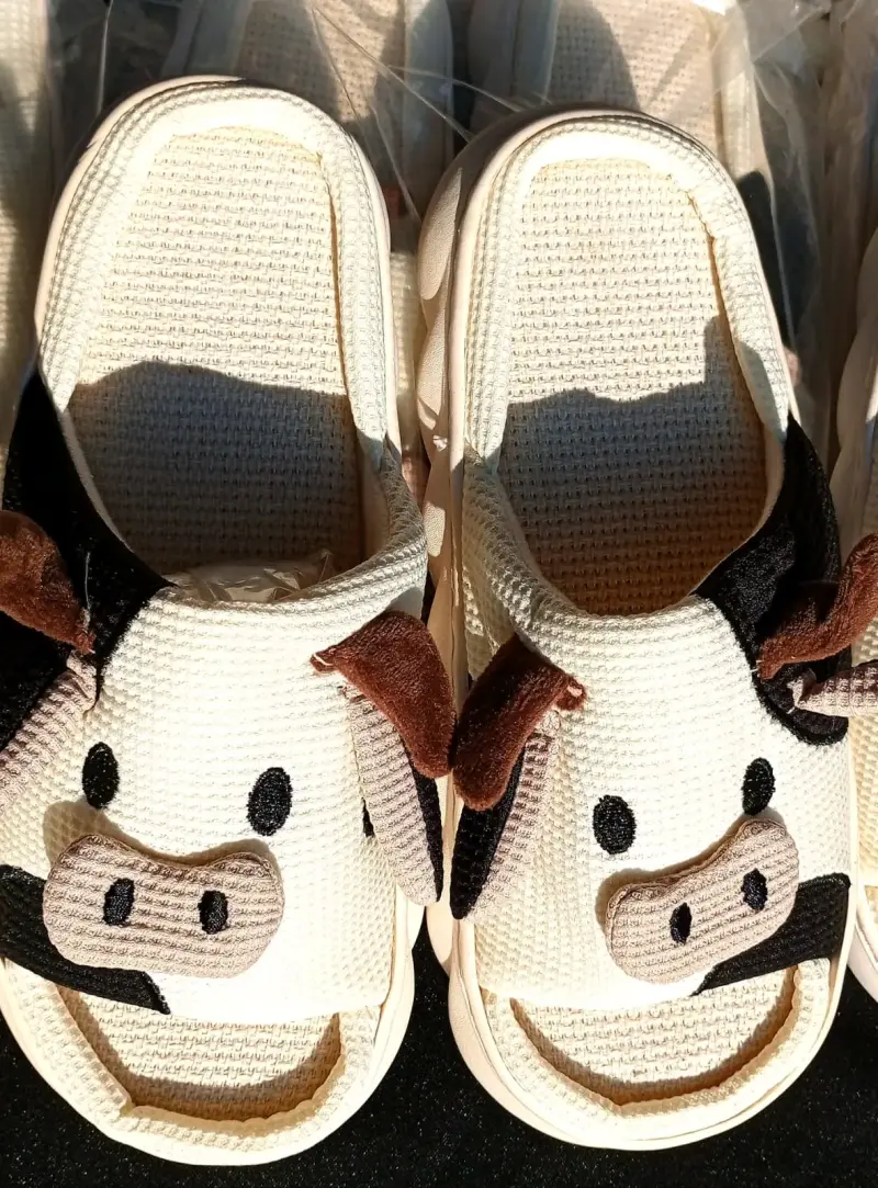 Pantuflas rosadas de felpa - 2
