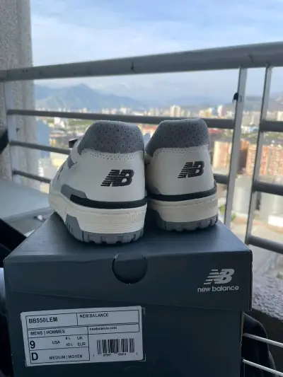 Zapatillas New Balance 550 blancas - miniatura 1