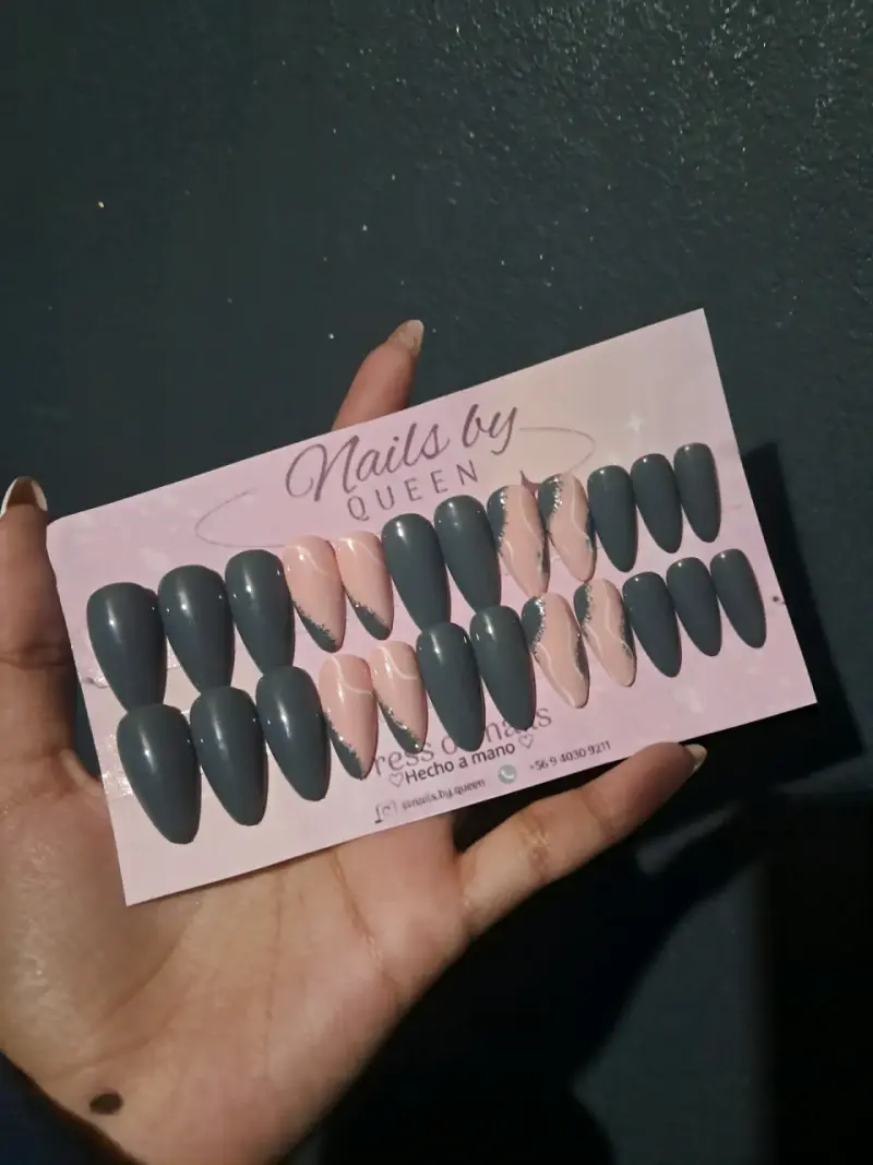 Uñas postizas gris y rosa