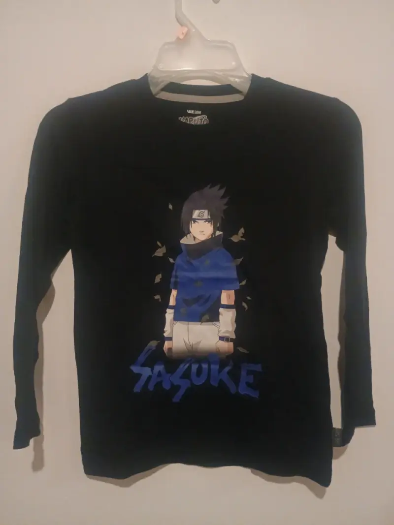 Polera negra Sasuke Uchiha - 1