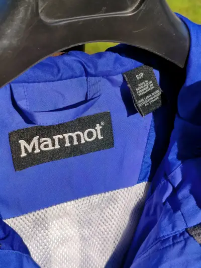 Corta vientos impermeable marca  Marmot - miniatura 3