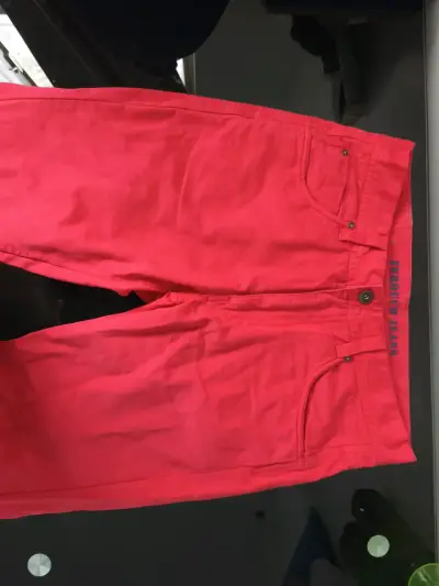 Jeans rojos de hombre - miniatura 1
